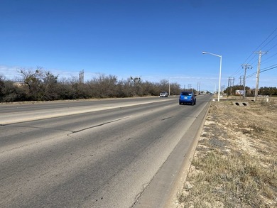 LOCATION, LOCATION, LOCATION!!! This centrally located, prime - photo 5