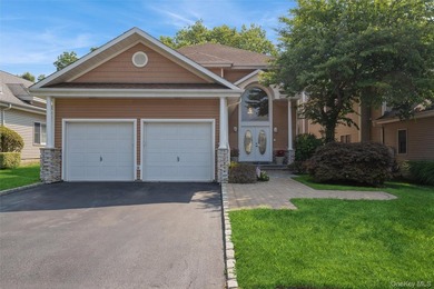 Come Live A Lifestyle in this very Desirable 24/7 Gated Golf - photo 2