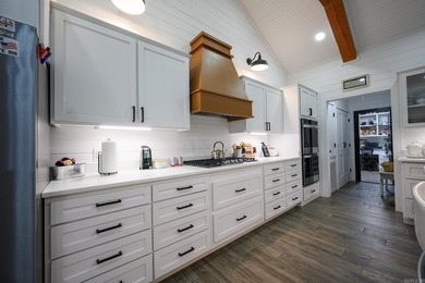 Discover your own private retreat in the heart of the Ouachita - photo 9
