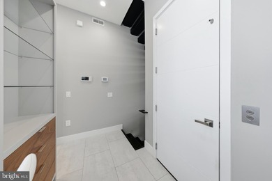 Welcome to this beautifully maintained, 10-year-young townhouse - photo 9