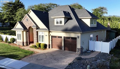 Coastal Luxury with Deeded Beach Access. Experience exceptional - photo 1
