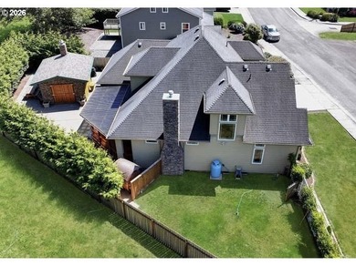 Coastal Luxury with Deeded Beach Access. Experience exceptional - photo 2
