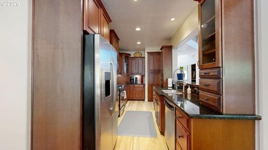 Coastal Luxury with Deeded Beach Access. Experience exceptional - photo 8