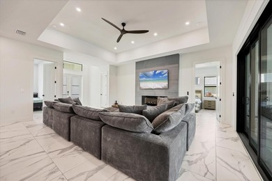 One or more photo(s) has been virtually staged. Immaculate