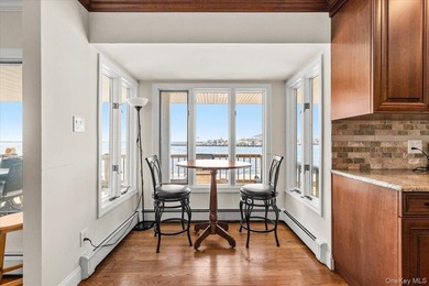 Wake up each morning to sweeping, unobstructed water views and - photo 13
