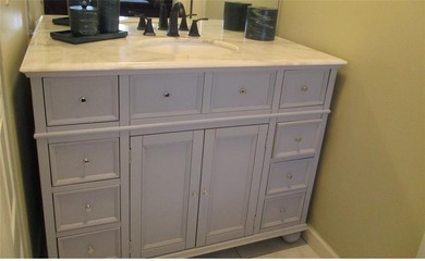 BEAUTIFUL, VERY SPACIOUS CORNER UNIT OFFERING ABUNDANT NATURAL