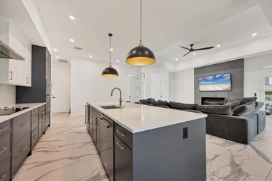 One or more photo(s) has been virtually staged. Immaculate