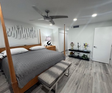 This top-of-the-line designer decorated 2-bedroom-plus-den - photo 16