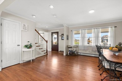 Wake up each morning to sweeping, unobstructed water views and - photo 17