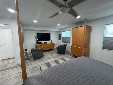 This top-of-the-line designer decorated 2-bedroom-plus-den - photo 17