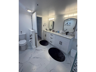This top-of-the-line designer decorated 2-bedroom-plus-den - photo 22