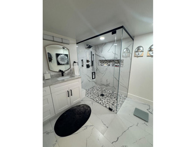 This top-of-the-line designer decorated 2-bedroom-plus-den - photo 23