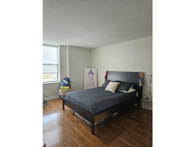 Beautiful open modern condo in Harbortown with large windows - photo 24