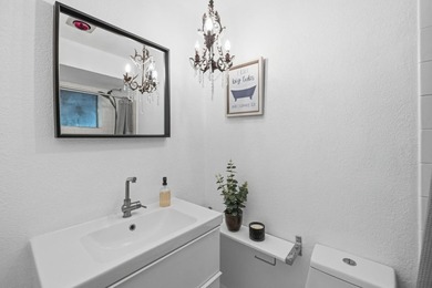 Turnkey 2-bed, 2-bath townhome in Boulder Creek! Thoughtfully - photo 24