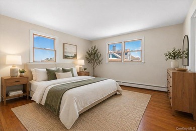 Wake up each morning to sweeping, unobstructed water views and - photo 29