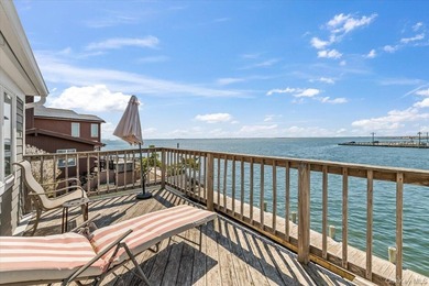 Wake up each morning to sweeping, unobstructed water views and - photo 36