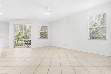 This beautiful 1st floor end unit condo features 3 bedrooms, 2 - photo 6