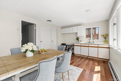 Wake up each morning to sweeping, unobstructed water views and - photo 41
