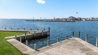 Wake up each morning to sweeping, unobstructed water views and - photo 43