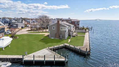 Wake up each morning to sweeping, unobstructed water views and - photo 44