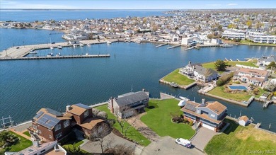 Wake up each morning to sweeping, unobstructed water views and - photo 46