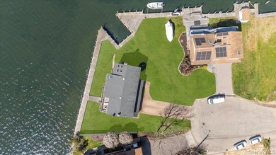 Wake up each morning to sweeping, unobstructed water views and - photo 48