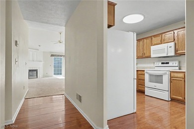 Enjoy easy one-floor living in the desirable Mariners Island - photo 4