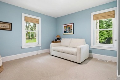 New to the market - Move-in condition - exceptional opportunity! - photo 9