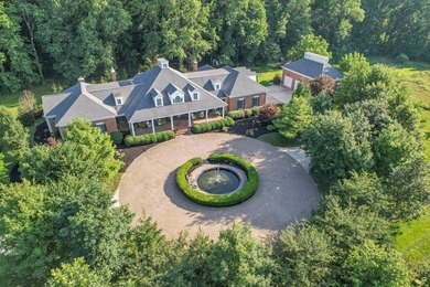 Stately Colonial Revival 25 acre estate featuring classic - photo 8
