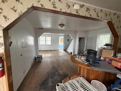 Opportunity knocks at 74 Cook Street! This three-bedroom home - photo 12