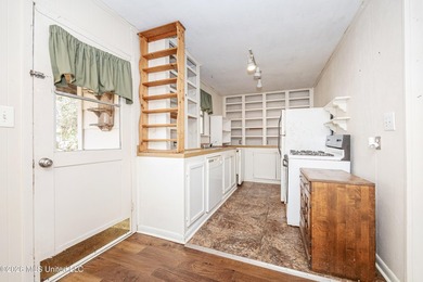 Opportunity knocks with this property sitting on a spacious - photo 21