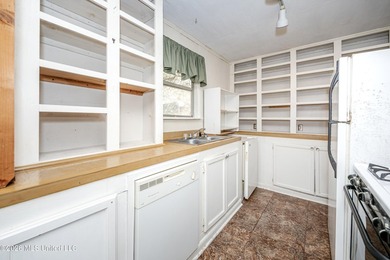 Opportunity knocks with this property sitting on a spacious - photo 23