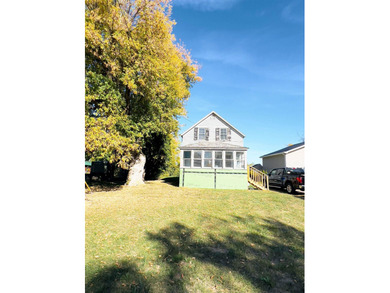 Opportunity knocks at 74 Cook Street! This three-bedroom home - photo 31