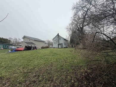 Opportunity knocks at 74 Cook Street! This three-bedroom home - photo 40