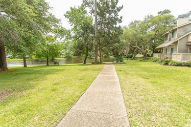 This stunning three-bedroom, two-bath, first floor villa, offers - photo 43
