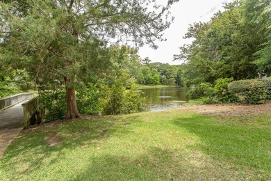 This stunning three-bedroom, two-bath, first floor villa, offers - photo 48