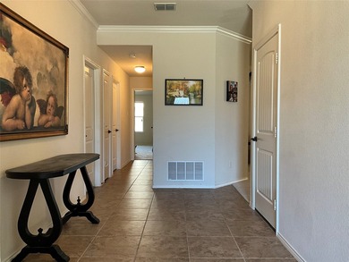 **Motivated Sellers - Truly Move-In Ready!** Discover this - photo 3