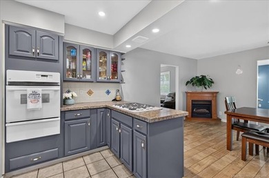 Enjoy the perfect blend of comfort, accessibility, & convenience - photo 8