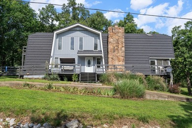 Experience the best of Table Rock Lake living from this private - photo 4