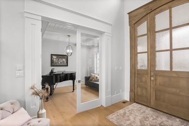 Nestled in a private, exclusive area of southeast Mapleton, this - photo 13