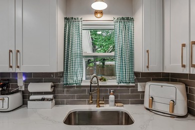 Completely Remodeled & Ready for Your Family in Valparaiso! - photo 19