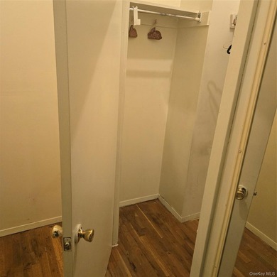 Beautiful 1st floor unit features 3 beds, 1.5 baths - photo 9