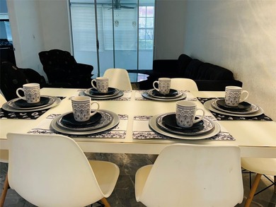 Very beautiful 2 bedroom 2 bathroom condo completely updated - photo 4