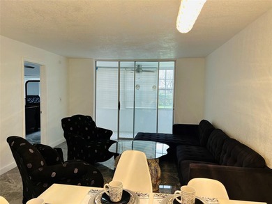 Very beautiful 2 bedroom 2 bathroom condo completely updated - photo 5