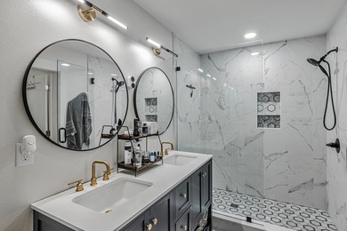 Completely Remodeled & Ready for Your Family in Valparaiso! - photo 37