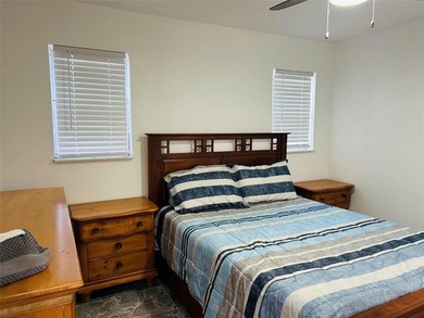 Very beautiful 2 bedroom 2 bathroom condo completely updated - photo 9
