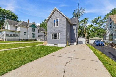 New Price! Charming, Updated, and Move-In Ready This 3-bedroom - photo 2