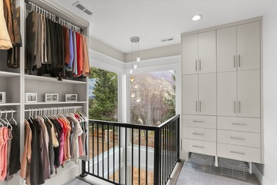 Nestled in a private, exclusive area of southeast Mapleton, this - photo 42