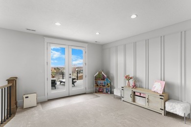 Nestled in a private, exclusive area of southeast Mapleton, this - photo 45