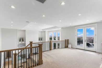 Nestled in a private, exclusive area of southeast Mapleton, this - photo 46